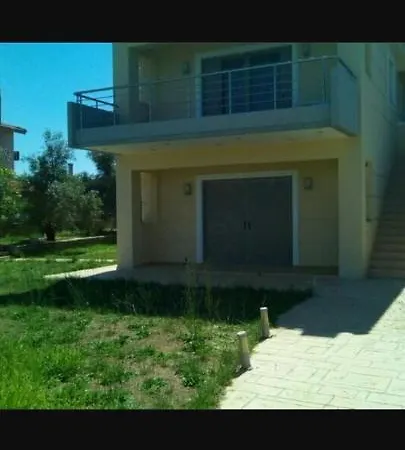 Tolis Holiday home *